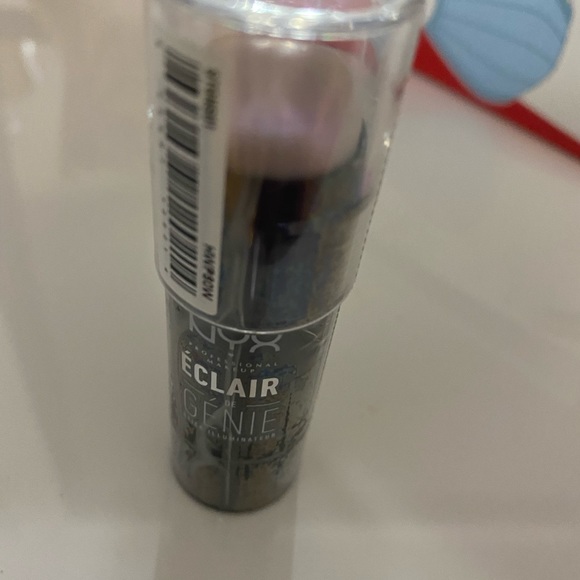 24/7 eyeshadow (urban decay) packed and new with NYX illuminator - Picture 3 of 3